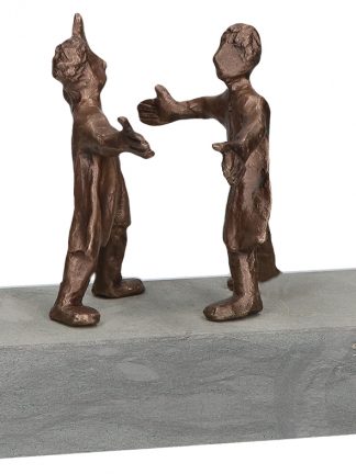 Wiedersehen - Bronzefiguren auf Anröchter Blaustein